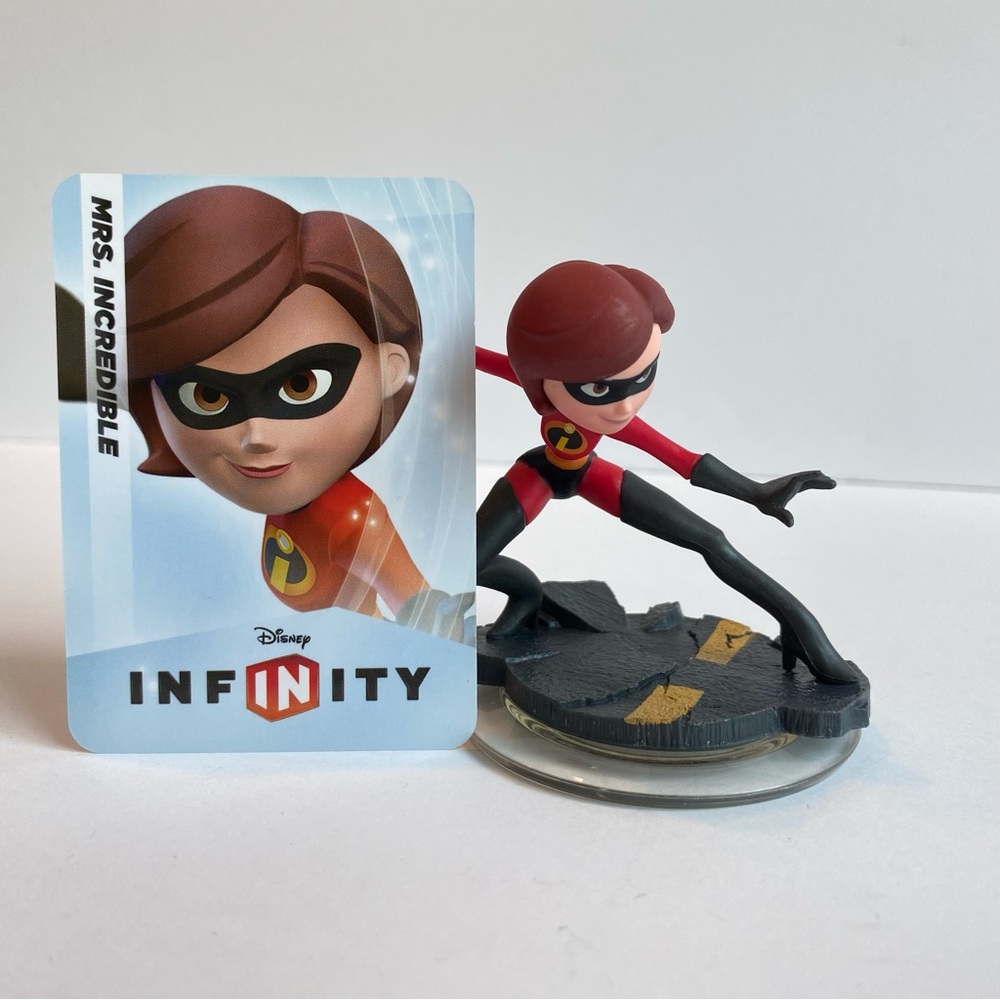 ⚡️2/$15 Disney Infinity Mrs. Incredible Character
